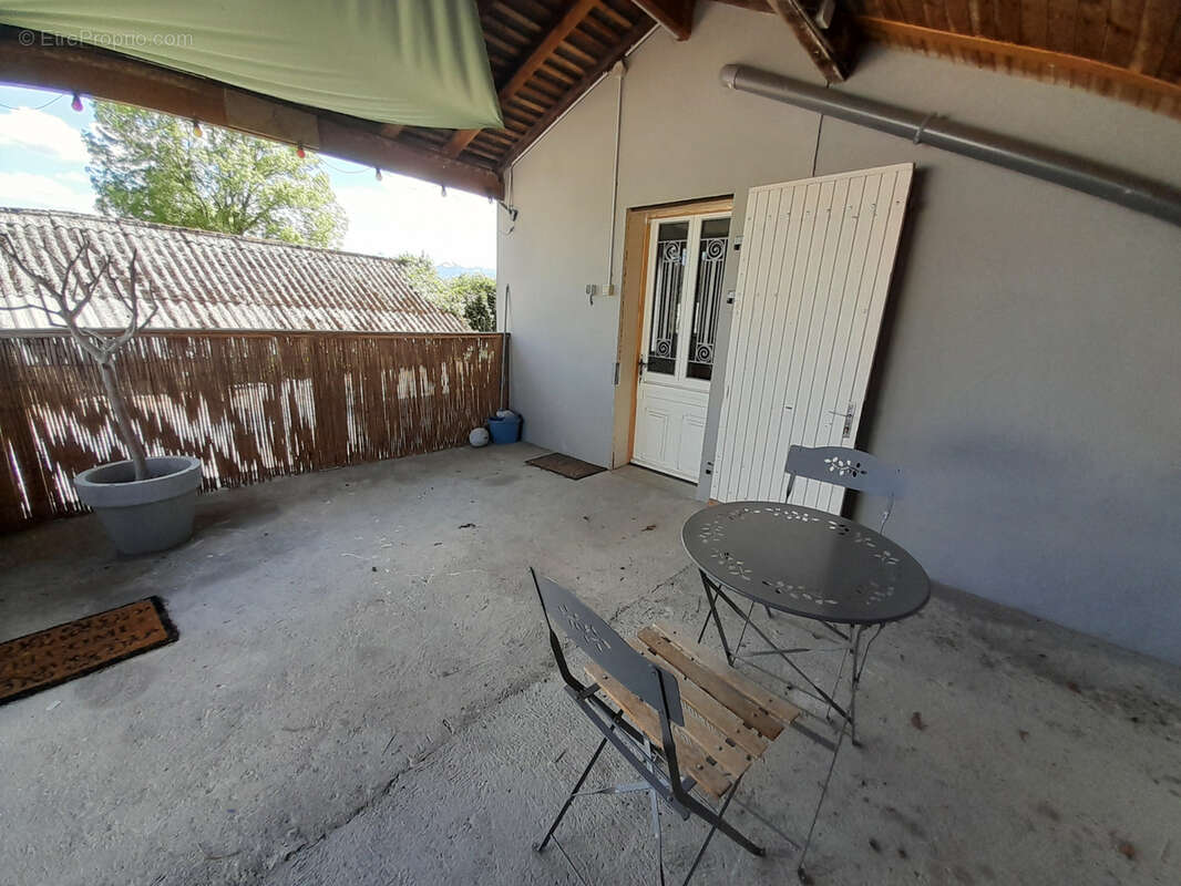 Maison à POUEYFERRE