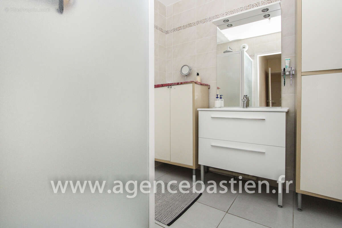 Appartement à THOIRY