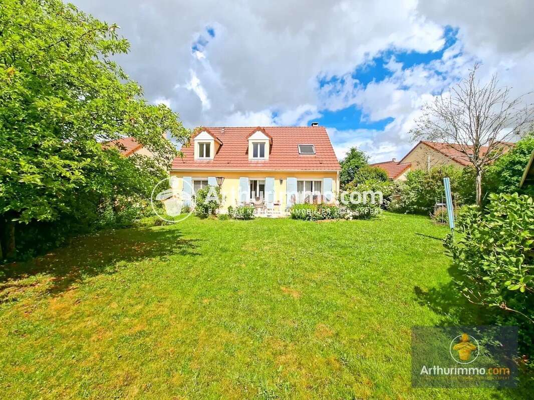 Maison à SAINT-PIERRE-DU-PERRAY