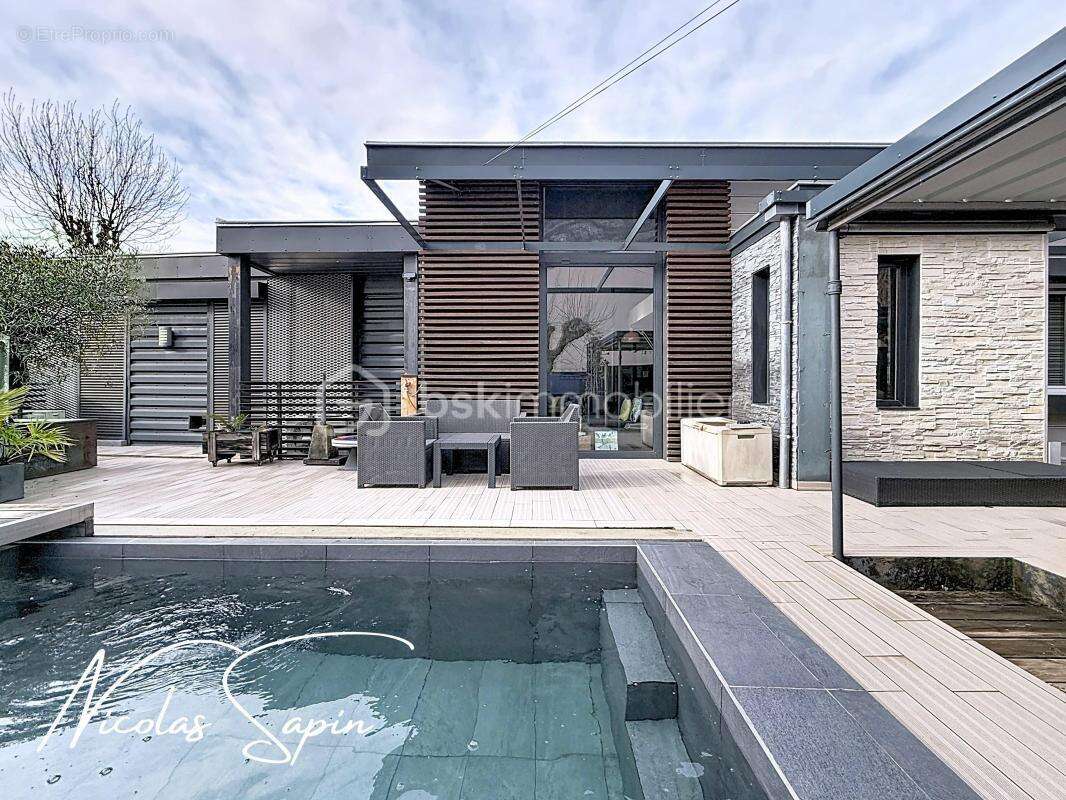 Maison à SAINT-EGREVE