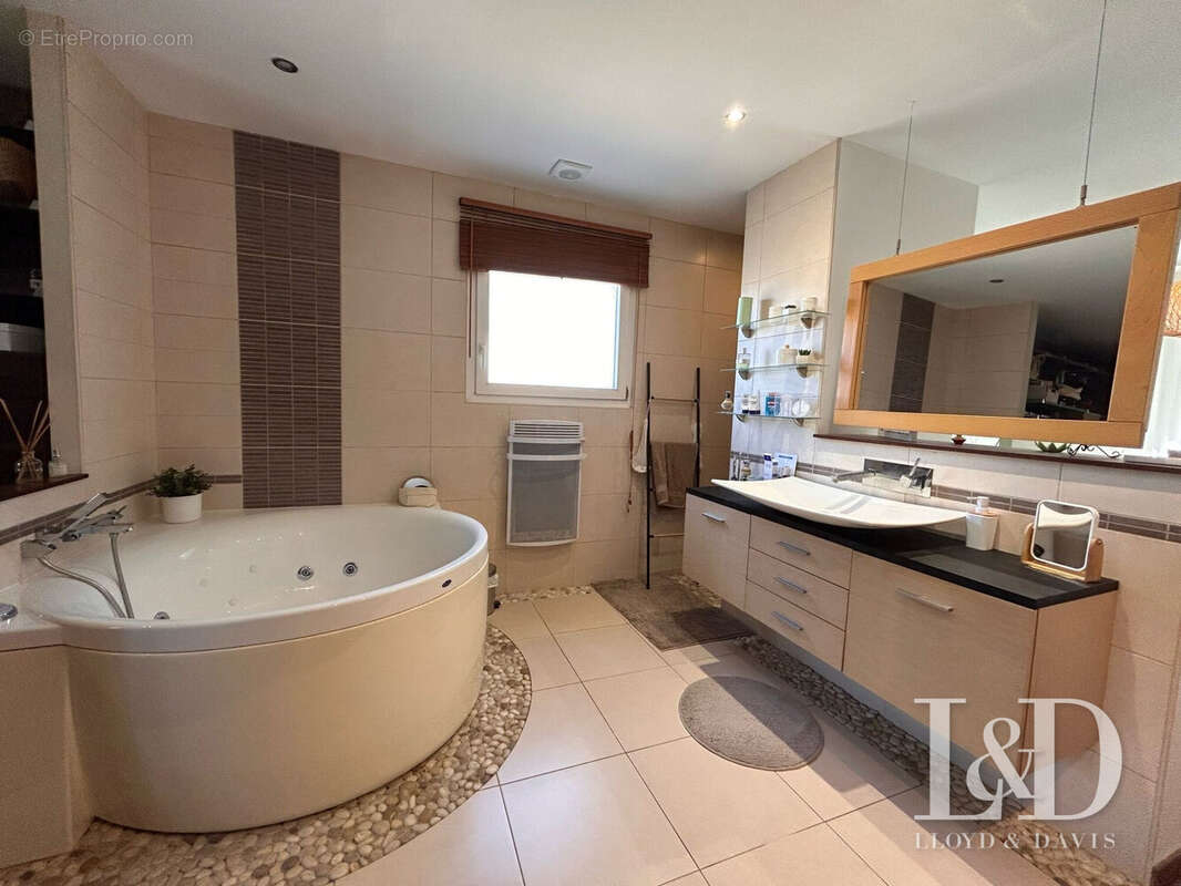 Maison à SAINT-JEAN-D&#039;ILLAC