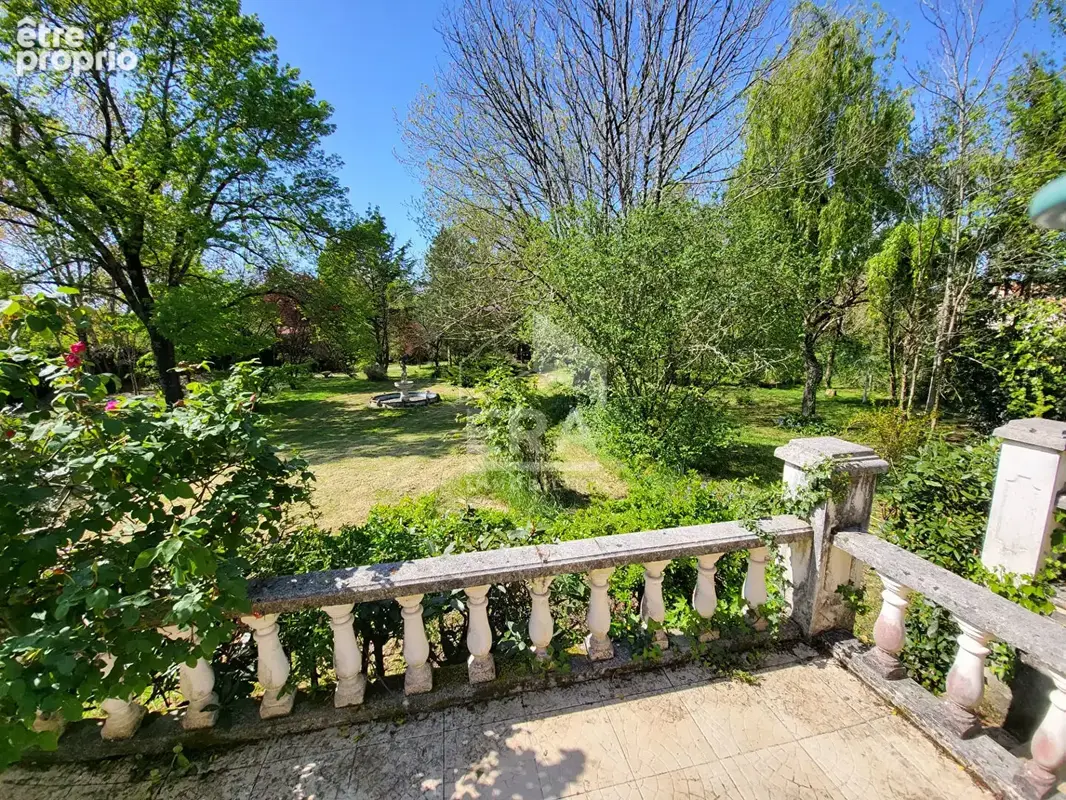 Mornac-sur-Seudre, une demeure de caractère au coeur d'un parc arboré de plus de 5 000 m² - photo 12