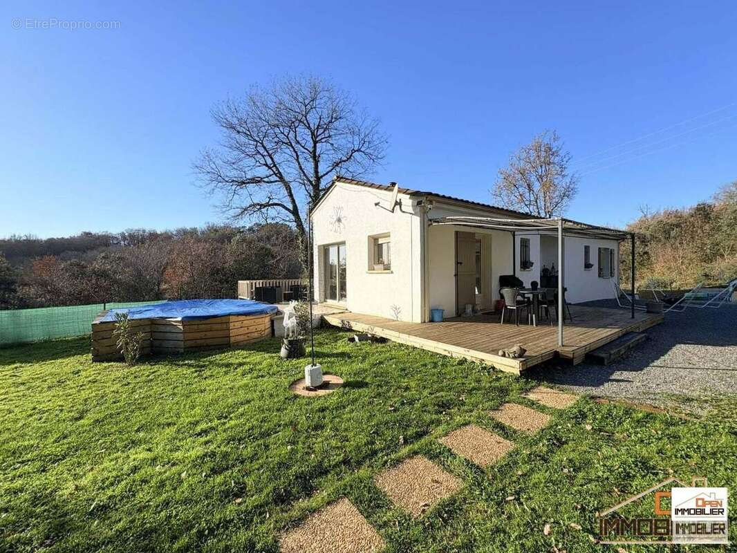 Maison à CARSAC-AILLAC