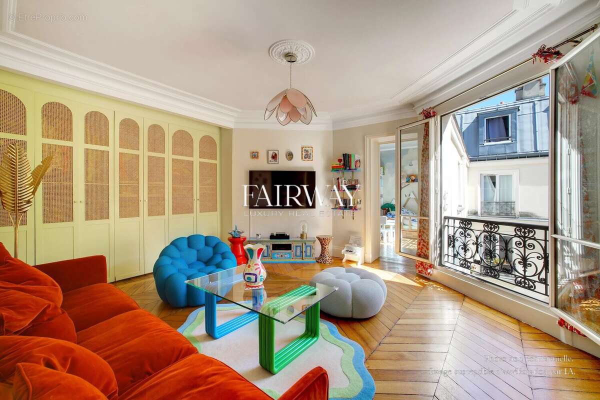 Appartement coup de coeur en étage élevé - Montholon - 2 chambres - Paris 9eme - photo 3