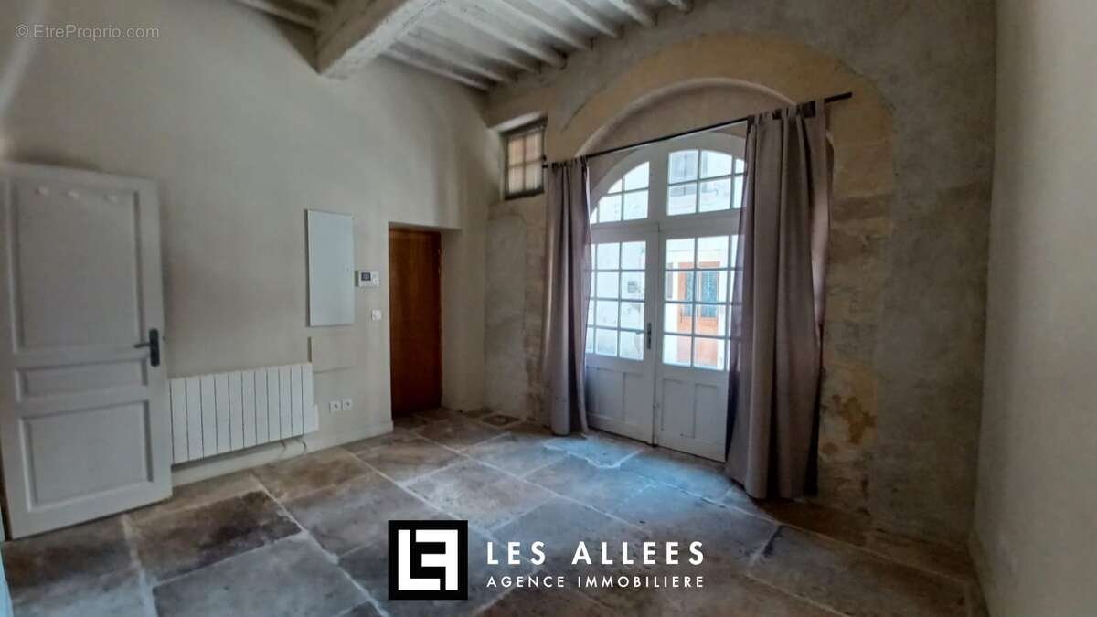 Appartement à VALREAS