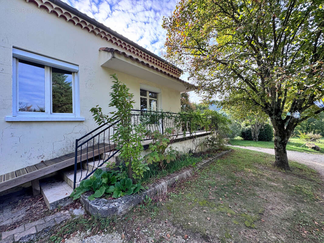 Maison à LE POET-LAVAL