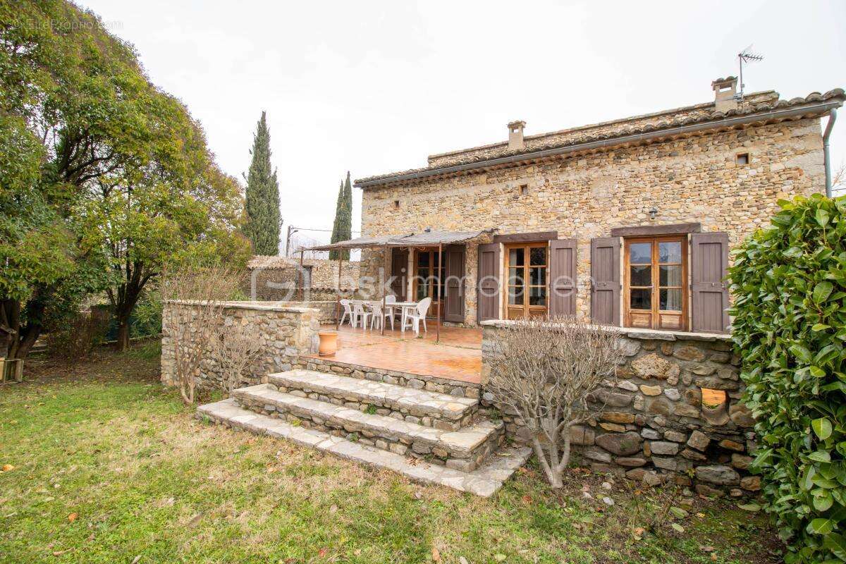 Maison à LEZAN