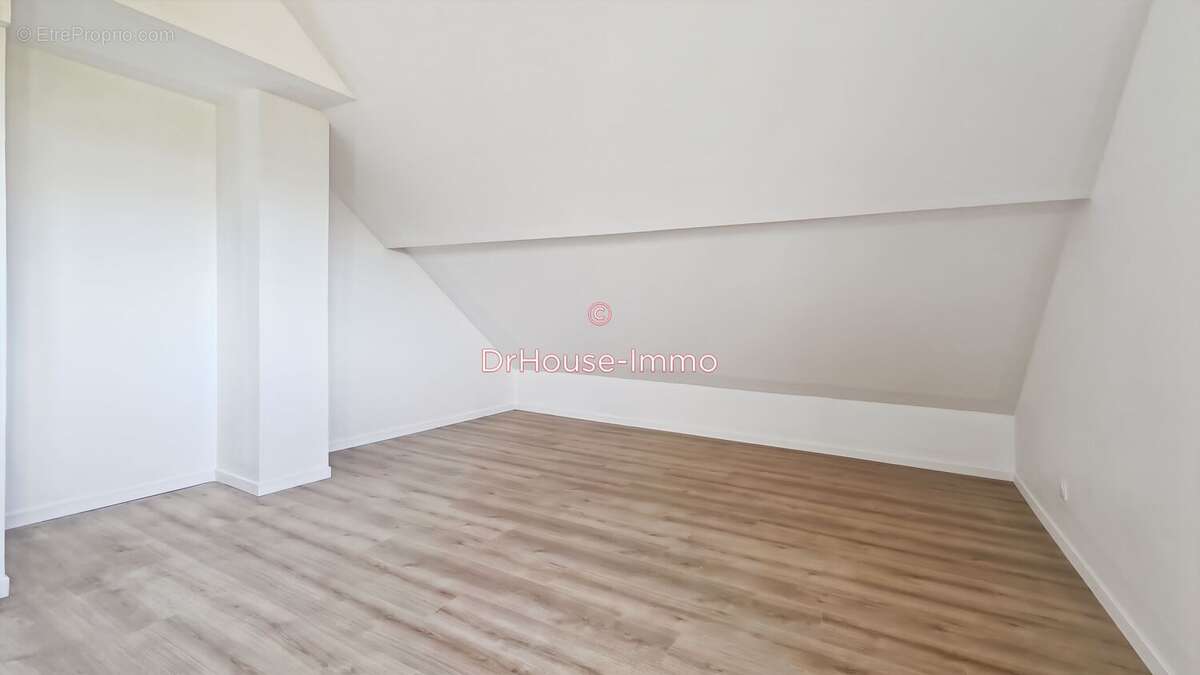 Appartement à MAUCHAMPS
