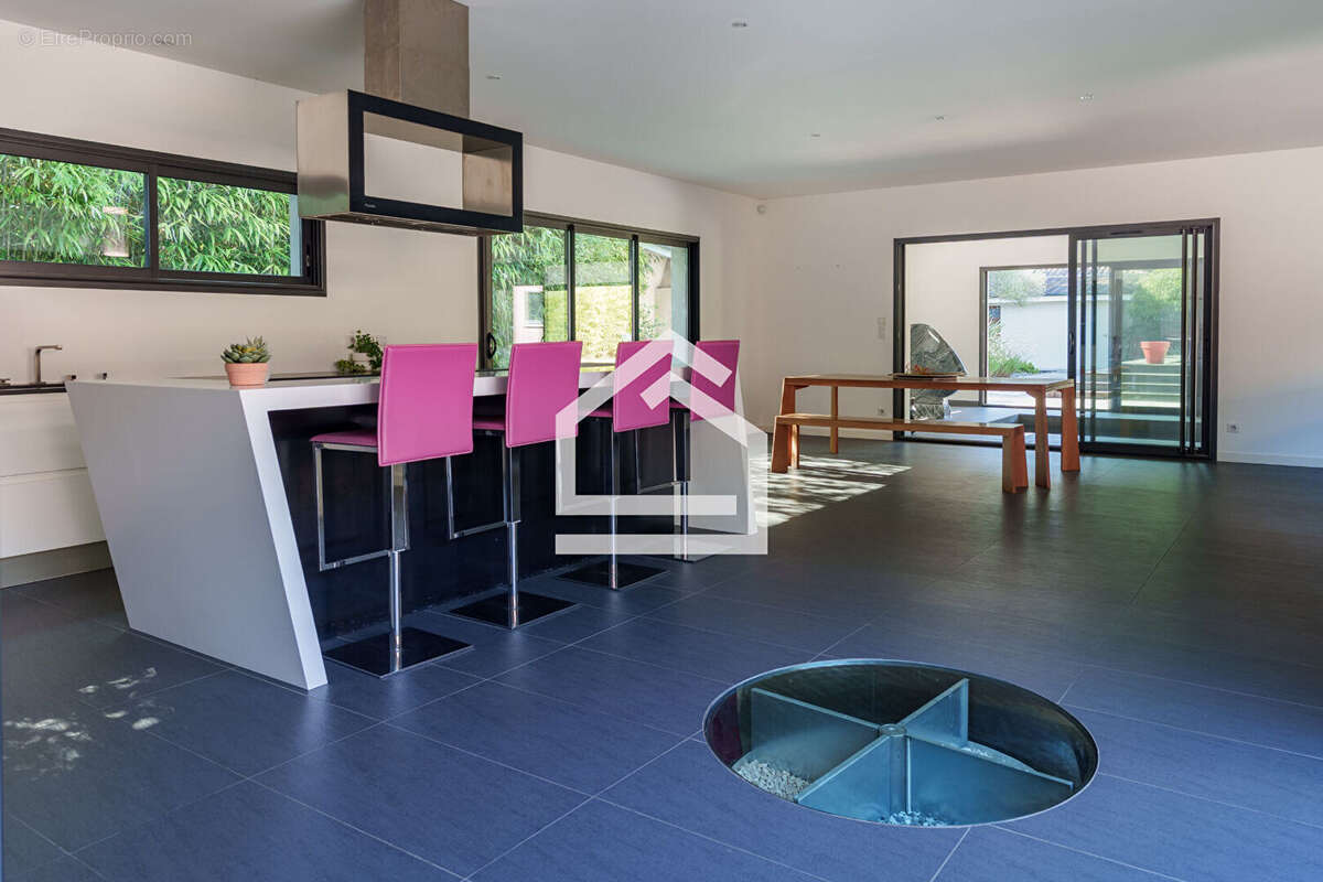 Maison à BLANQUEFORT