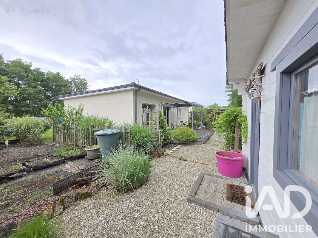Maison 90 m² à Saint-Magne  - photo 3