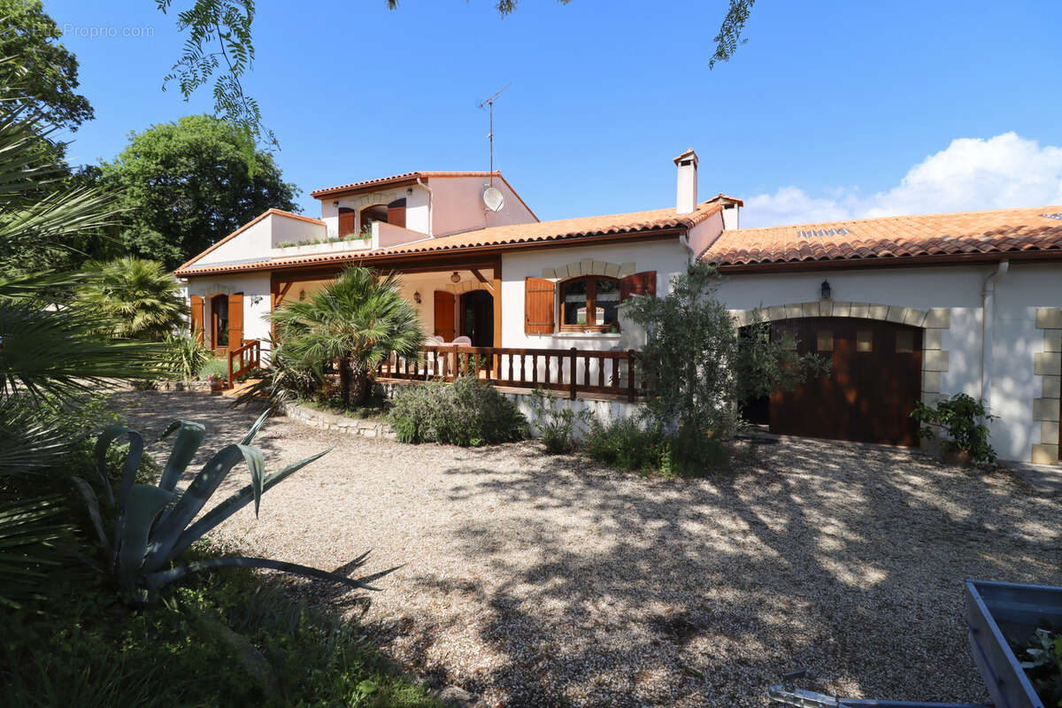Maison à MESCHERS-SUR-GIRONDE