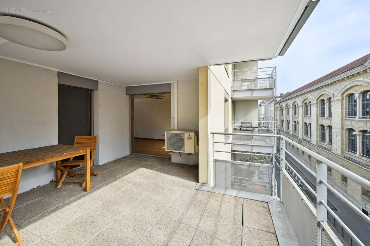 Appartement à LYON-6E