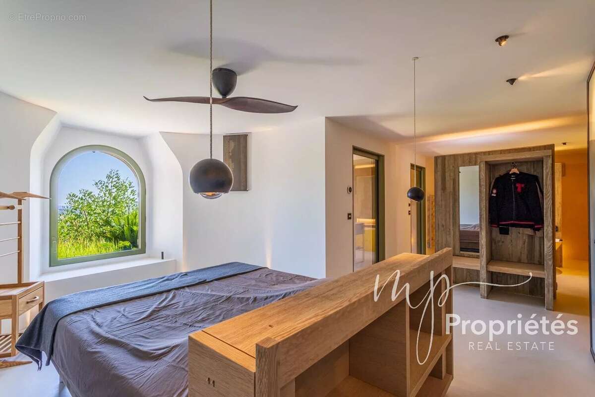 Maison à BORMES-LES-MIMOSAS