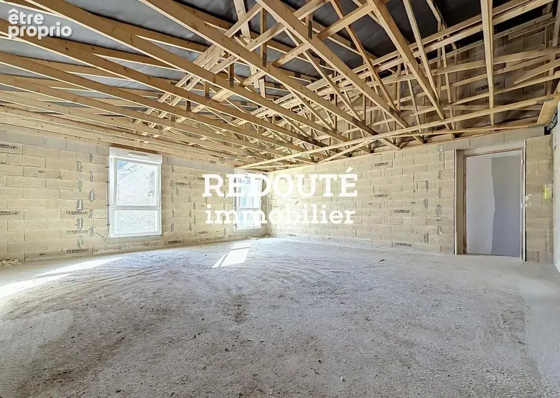 Plateau de 47 m² au 2ème et dernier étage – à aménager - photo 2