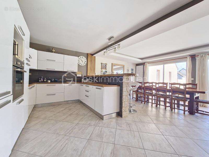 Maison à SAINT-GERMAIN-SUR-AY