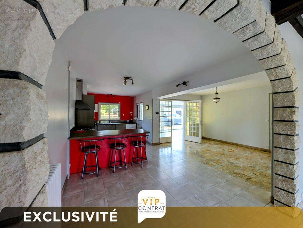 Maison Boutiers Saint Trojan 5 pièce(s) 152 m2 Exclusivité VIP - photo 4