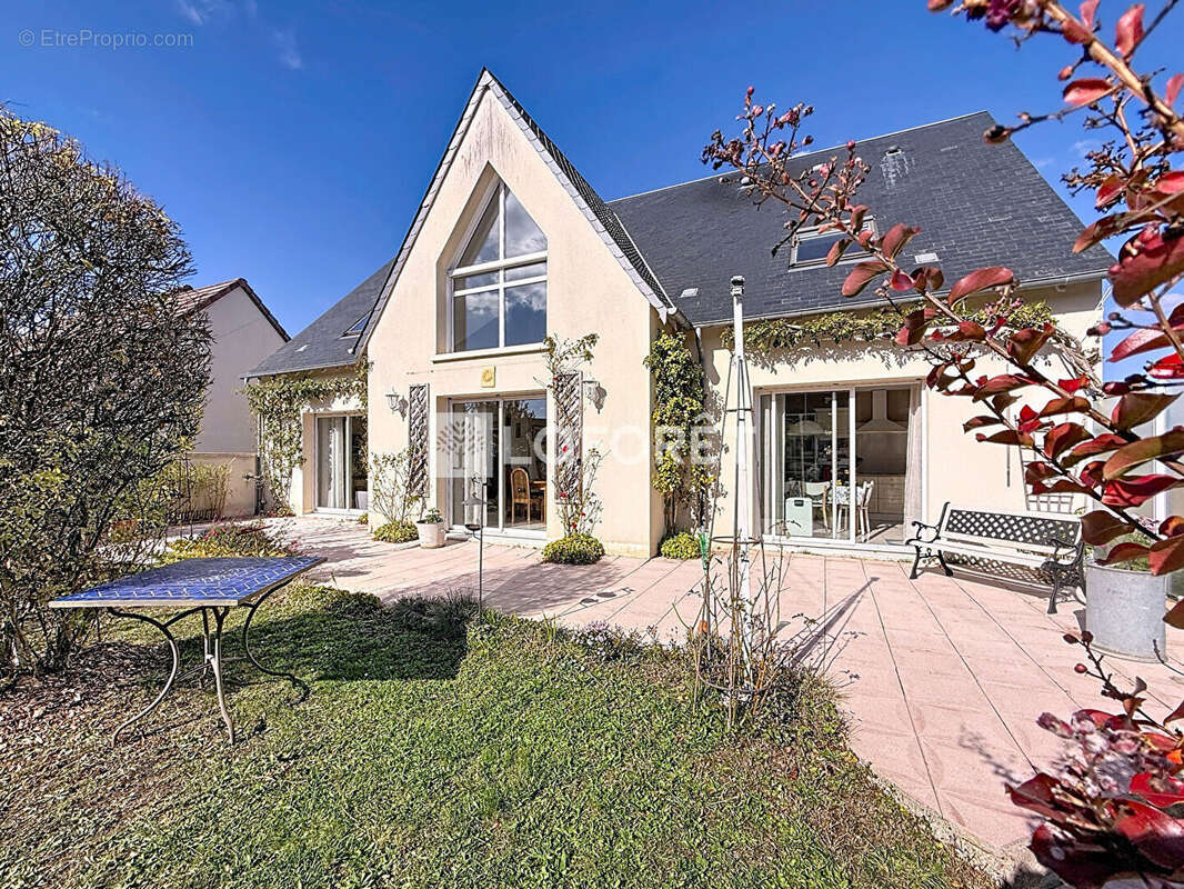 Maison à SAINT-GERVAIS-LA-FORET