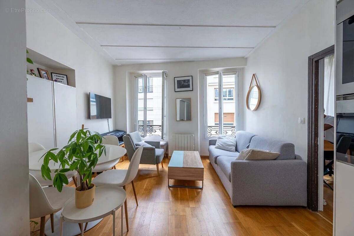 Appartement à PARIS-18E