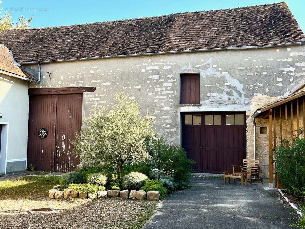 Maison à LA CHAPELLE-LA-REINE