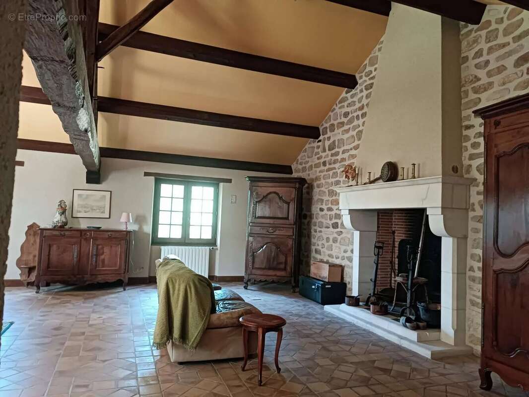 Maison à MONTMORILLON