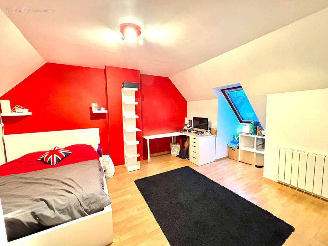 Maison à LA CHAPELLE-EN-SERVAL