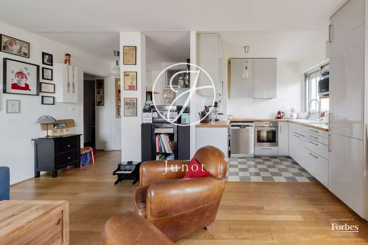 Appartement à PARIS-18E