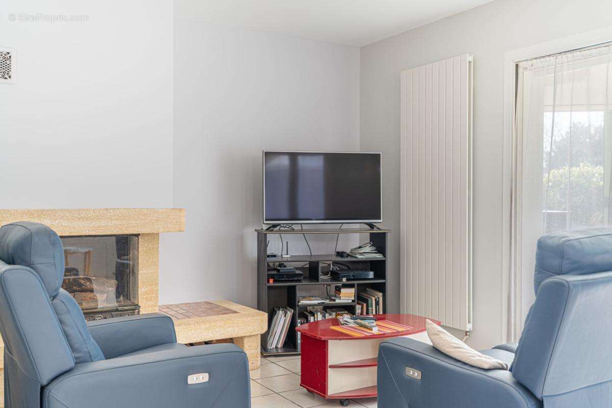 Maison à SAINT-JUNIEN