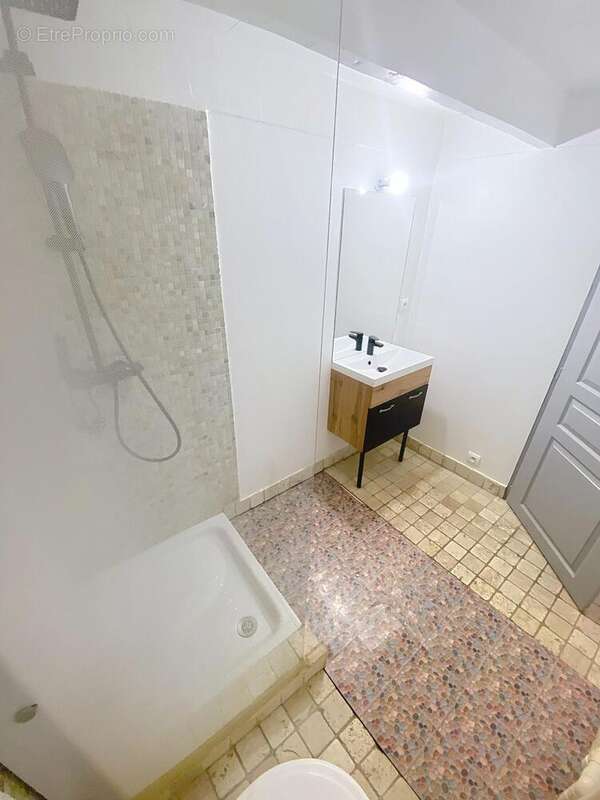 Appartement 53 m² à Salernes  - photo 6