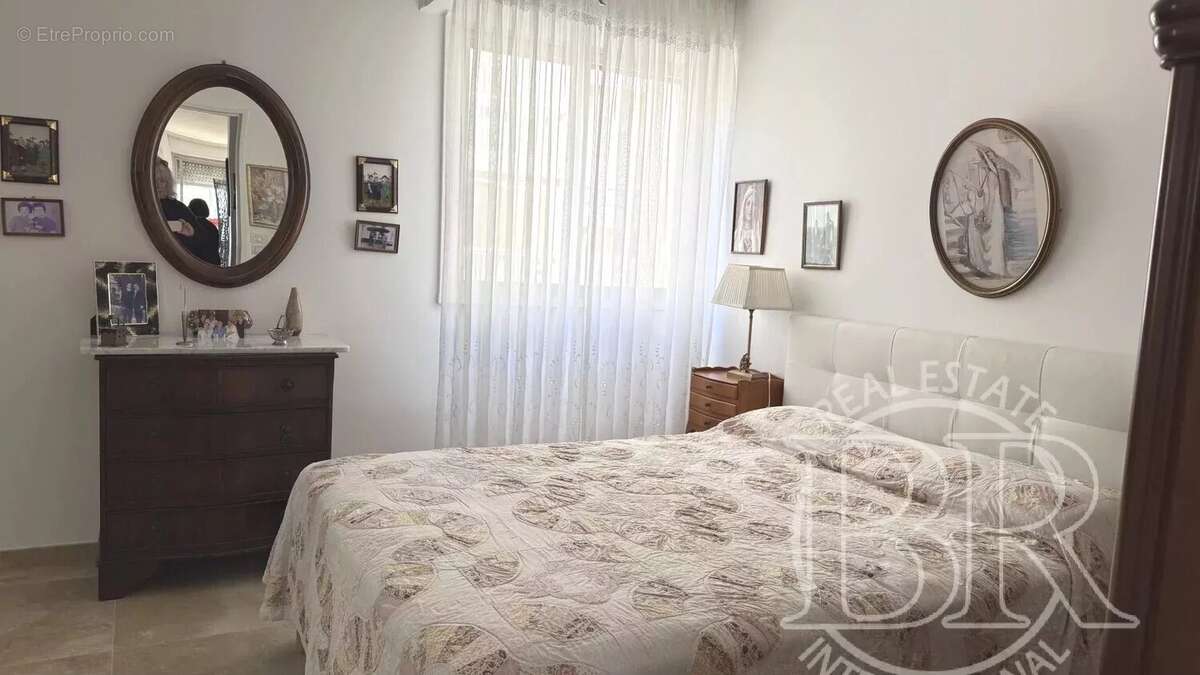 Appartement à VALLAURIS