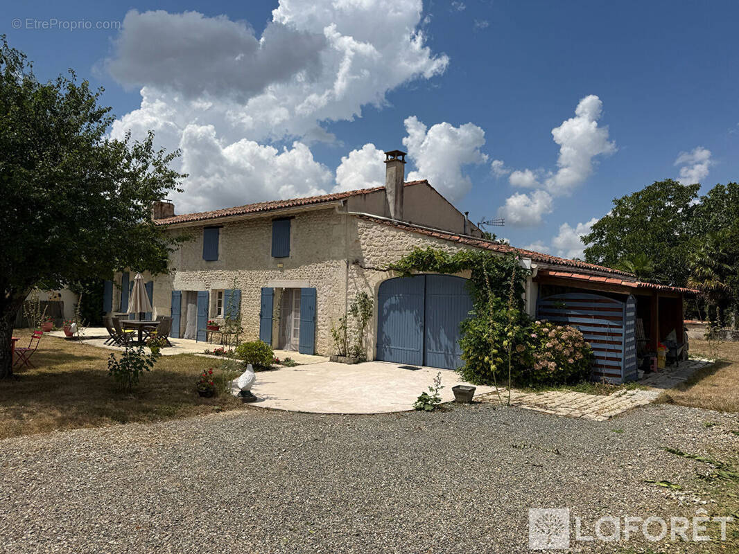 Maison à COURCOURY