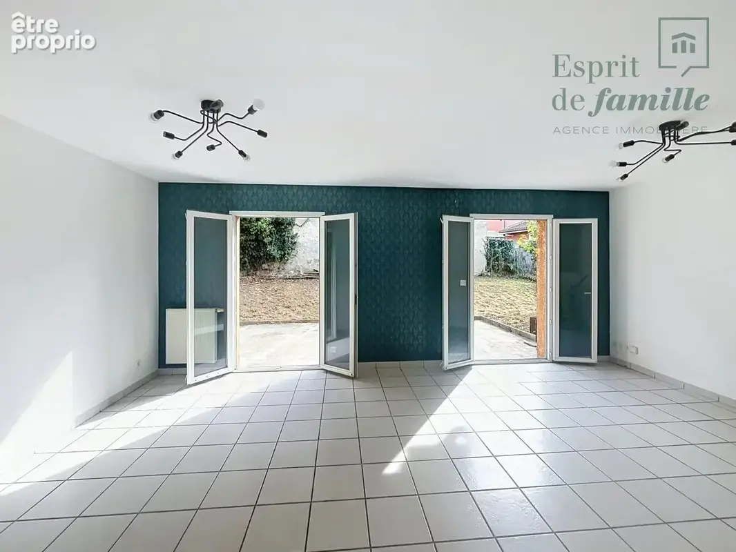 Meyzieu, agréable maison familiale, 4 chambres, jardin, garage - photo 2