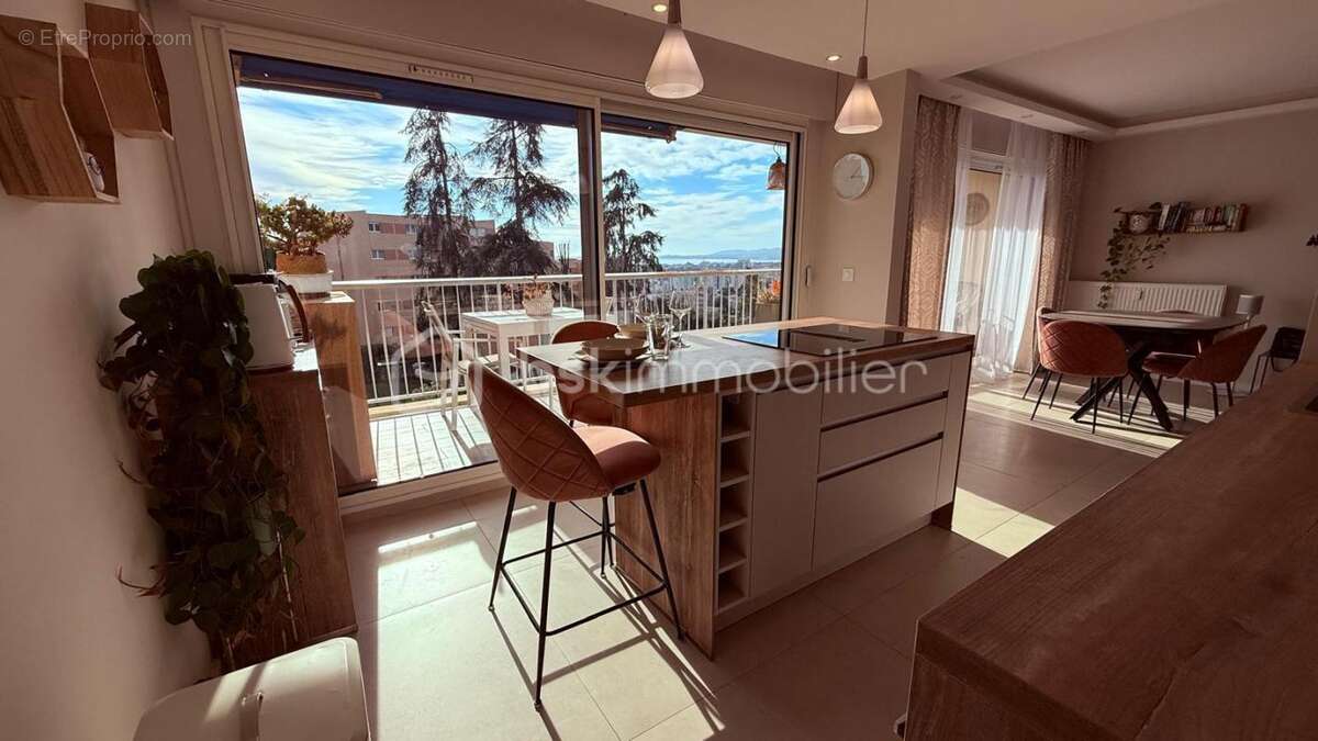 Saint Laurent du Var - Magnifique appartement 4 pièces de 76 m2 rénové - photo 5