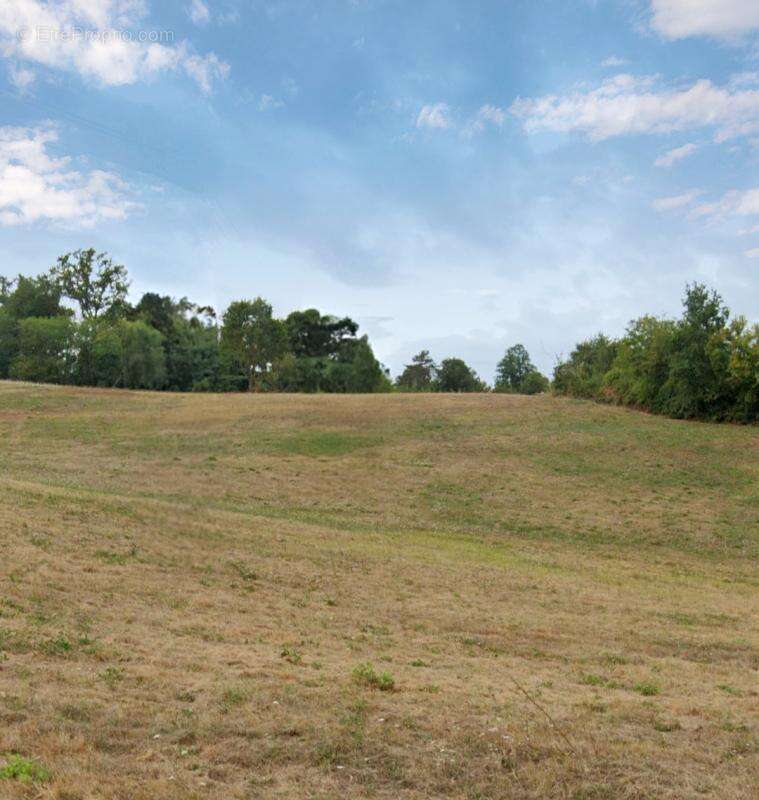 Terrain à SARLAT-LA-CANEDA