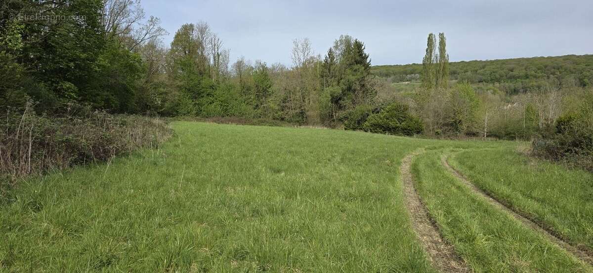 Terrain à SAINT-QUENTIN