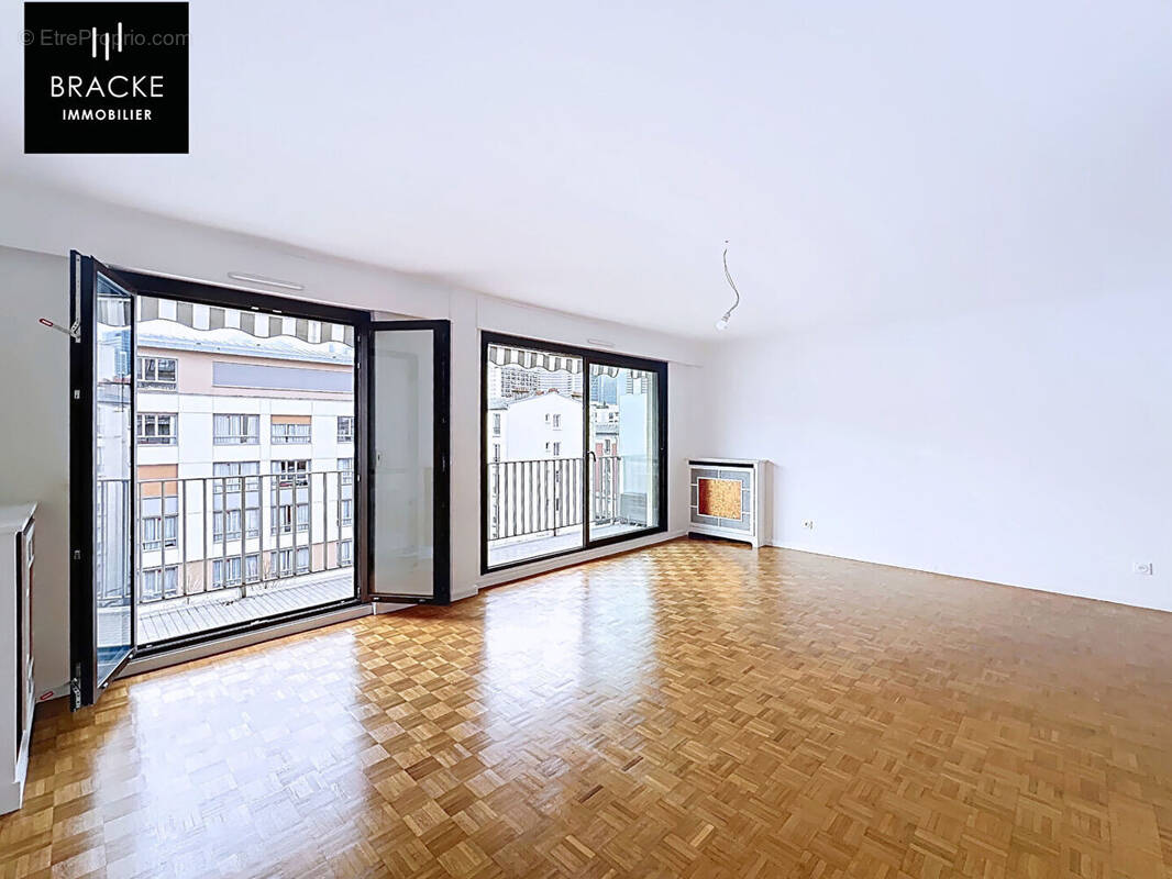 Appartement à COURBEVOIE