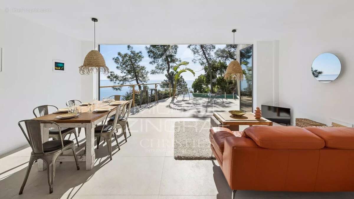 Maison à THEOULE-SUR-MER