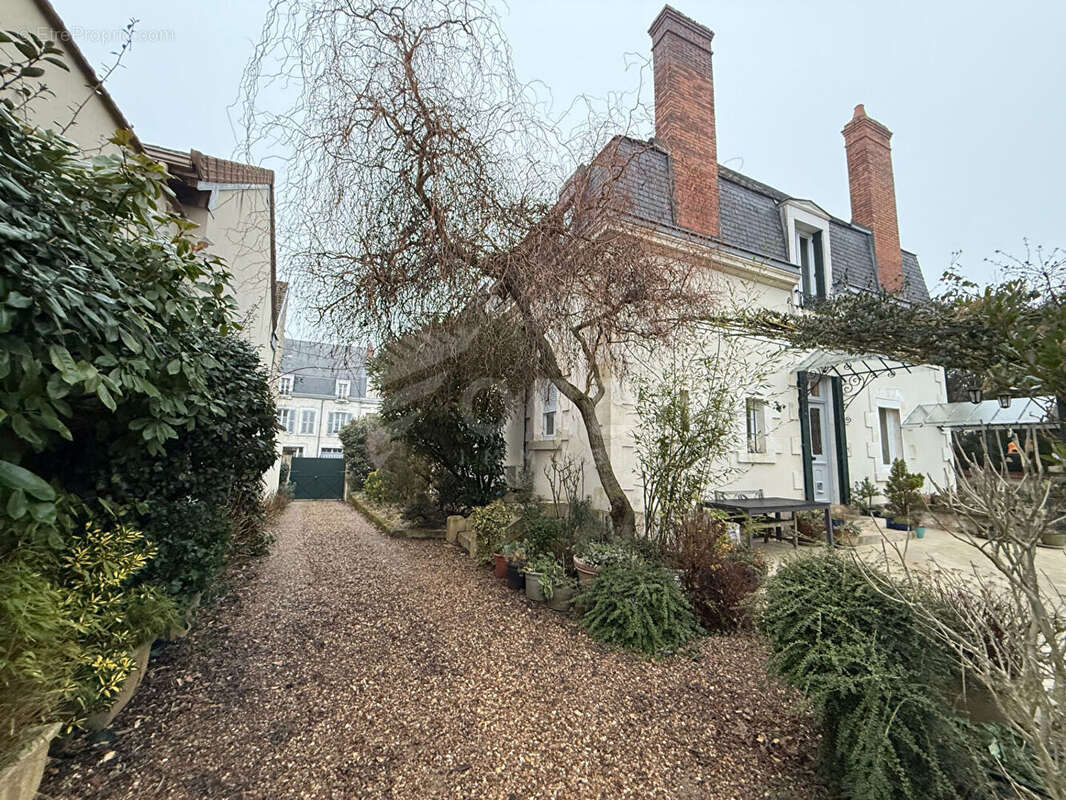 Maison à COSNE-COURS-SUR-LOIRE