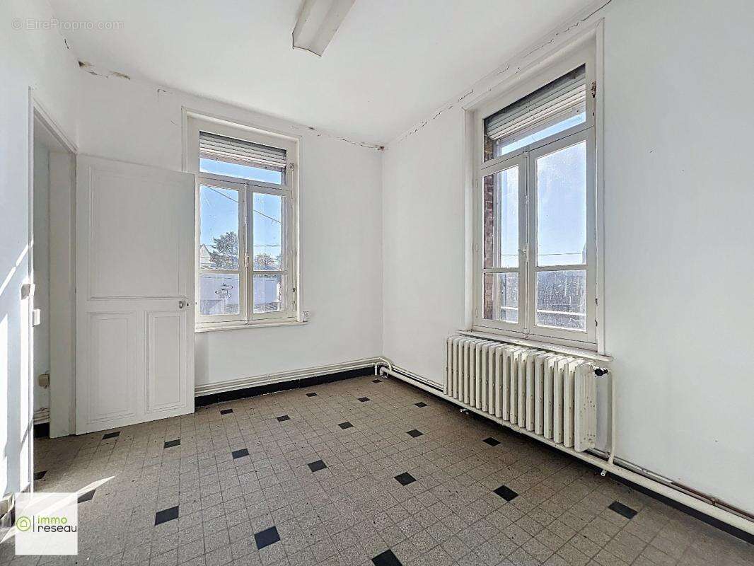 Commerce à ESCAUDOEUVRES