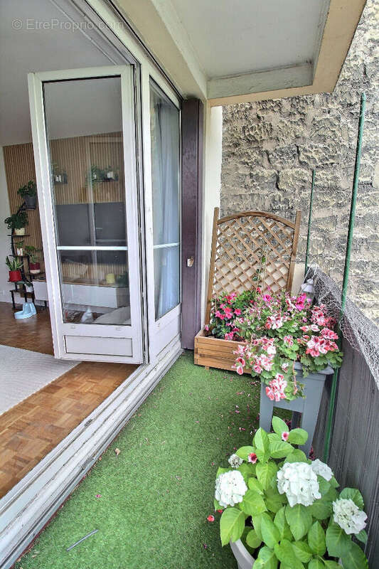 Appartement à LA GARENNE-COLOMBES