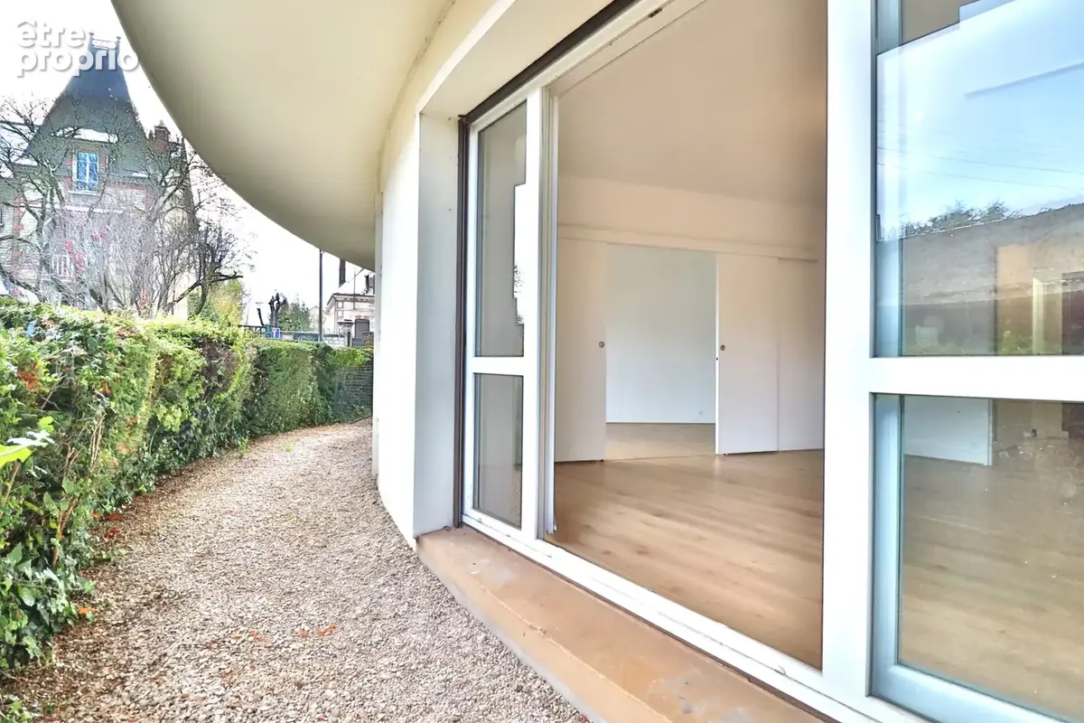 Troyes, Appartement T2, refait à neuf dans résidence pour séniors - photo 3