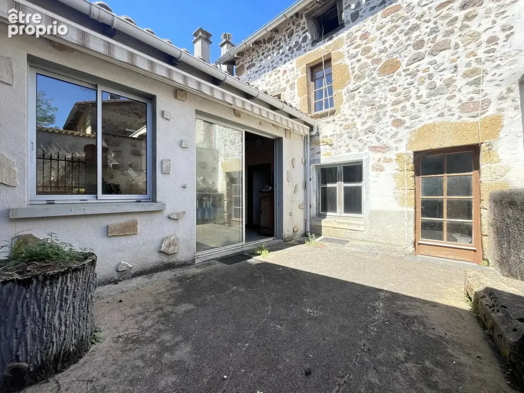 Maison à AVAILLES-LIMOUZINE