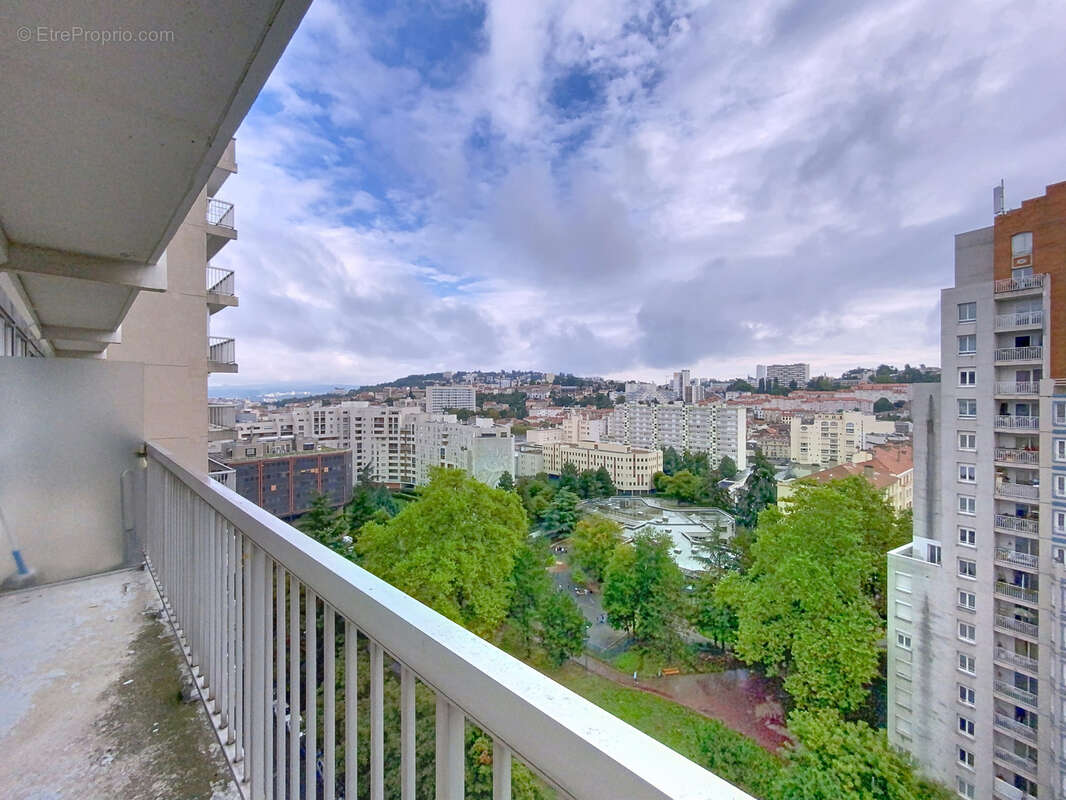 Appartement à SAINT-ETIENNE