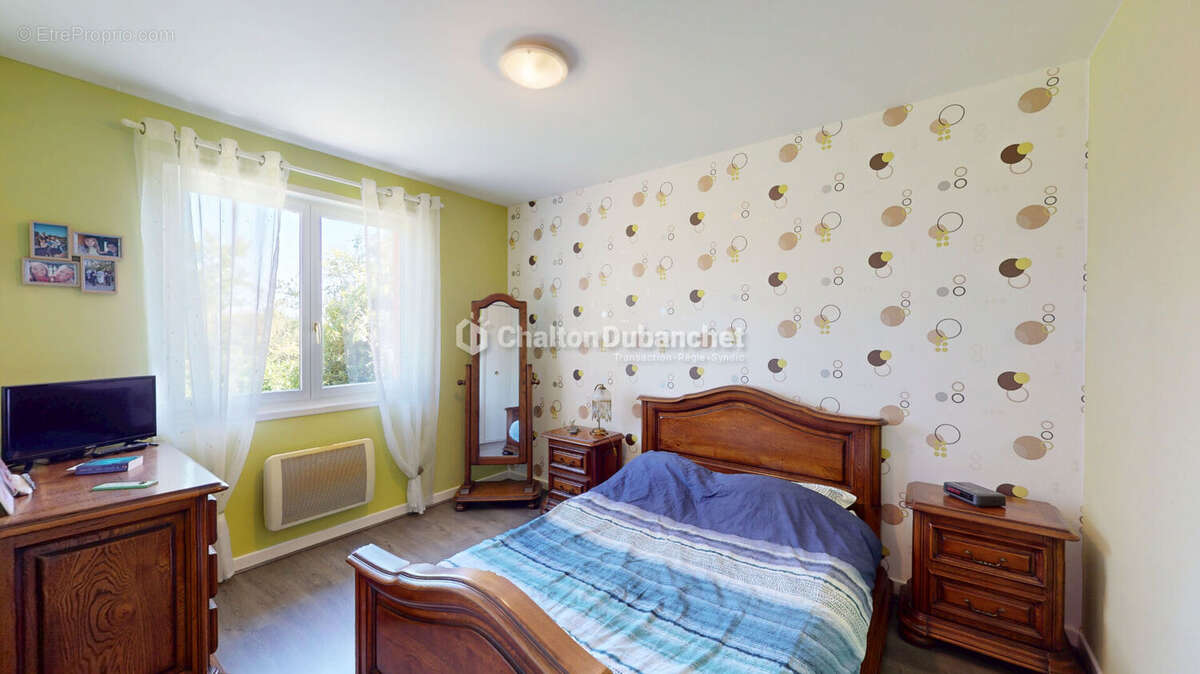 COURS LA VILLE - Maison de 116 m² - photo 10