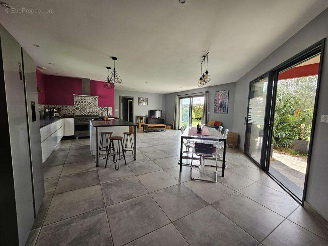 Maison à IDAUX-MENDY