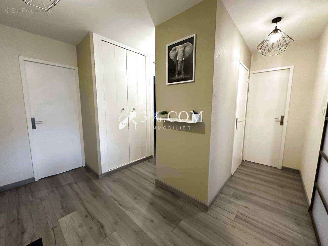 Appartement à ROSIERES-AUX-SALINES