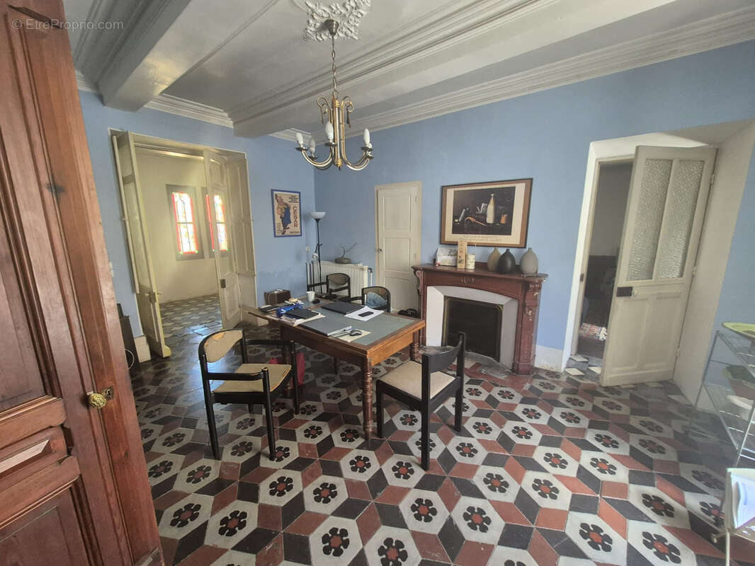 Maison de maître 290 m2 avec 7 chambres, remise et cour   Azille - photo 5