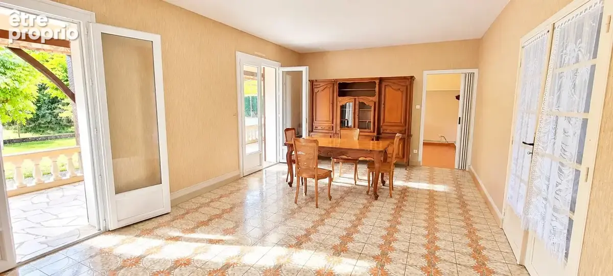 Maison plain pied avec terrasse couverte et  garage sur jardin de 1200 m² - photo 5