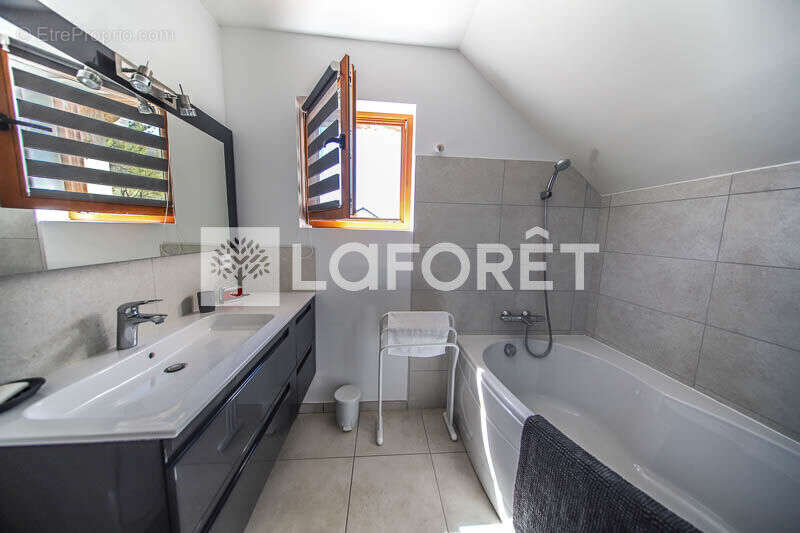 Maison à SAINT-APOLLINAIRE