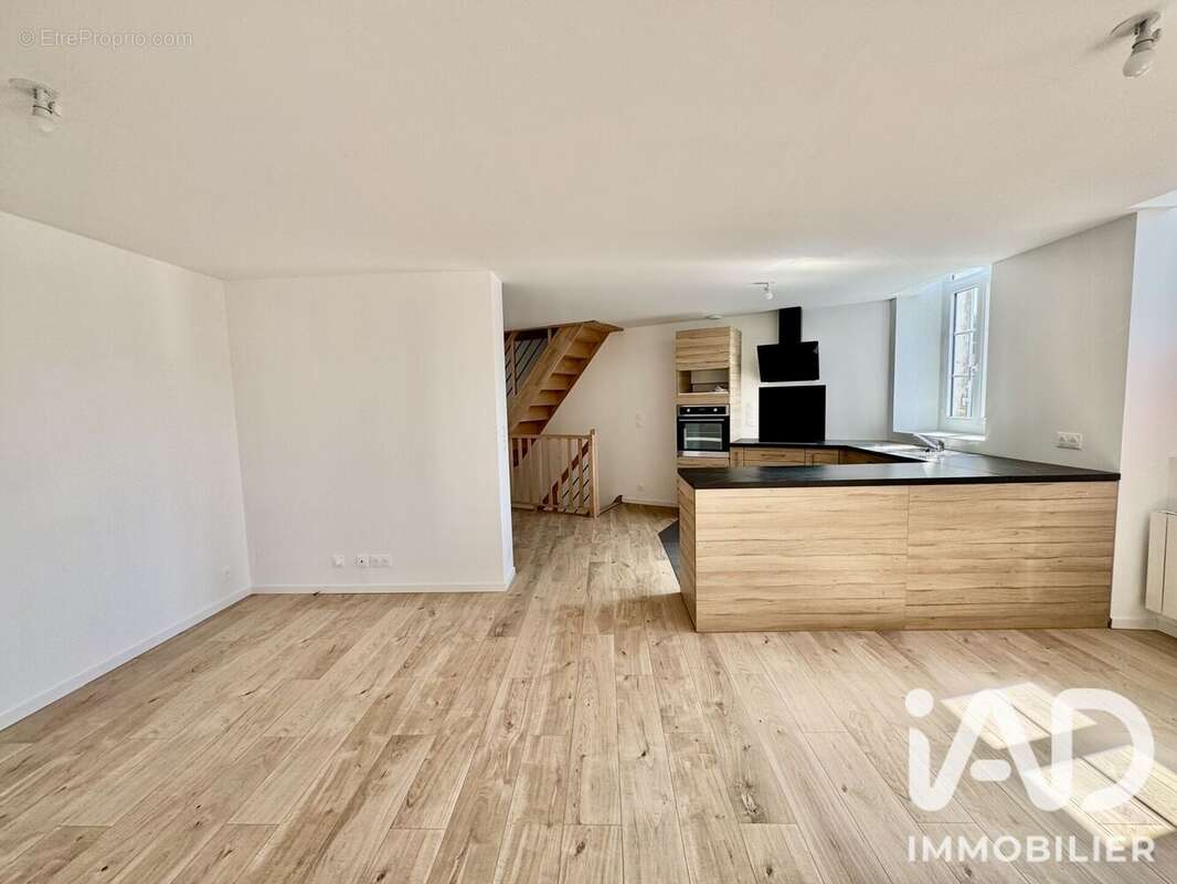 Maison 93 m² à Saint-Genis-De-Saintonge  - photo 5