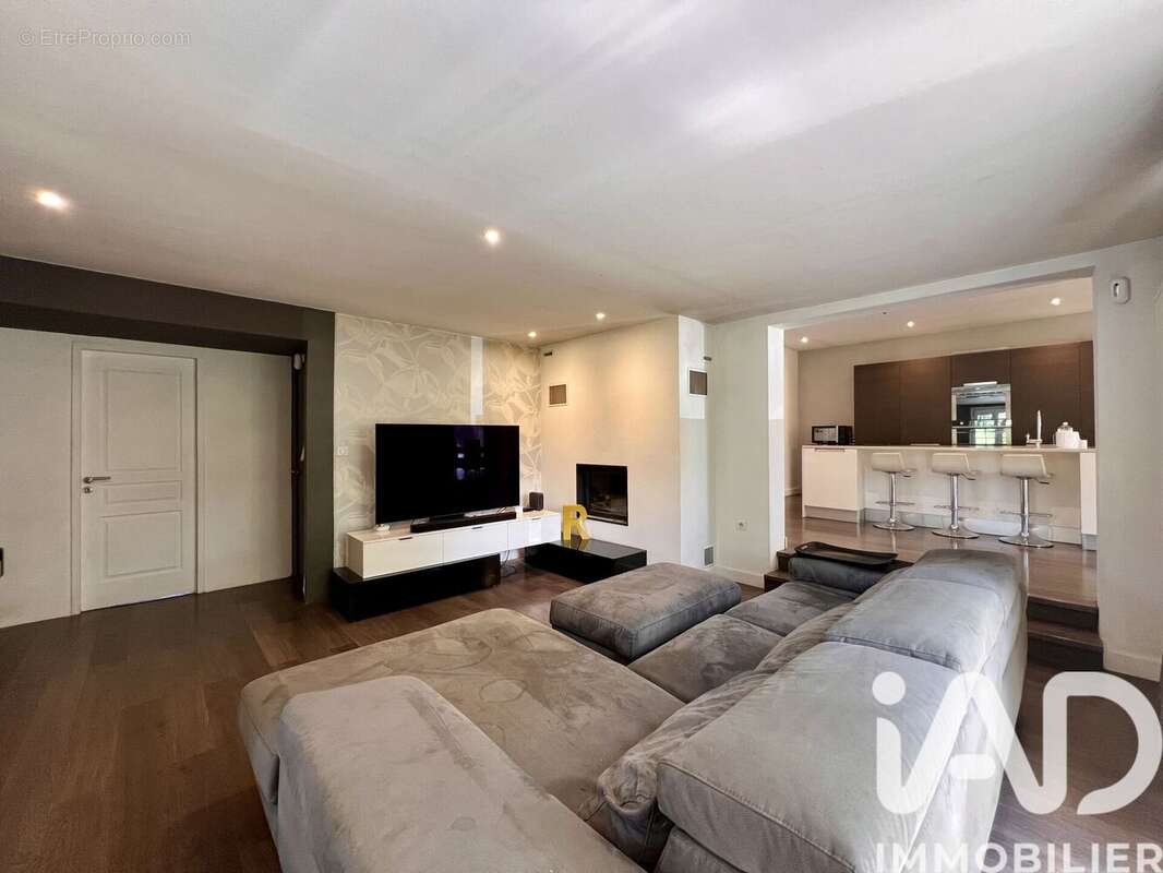Maison 132 m² à Rians  - photo 7